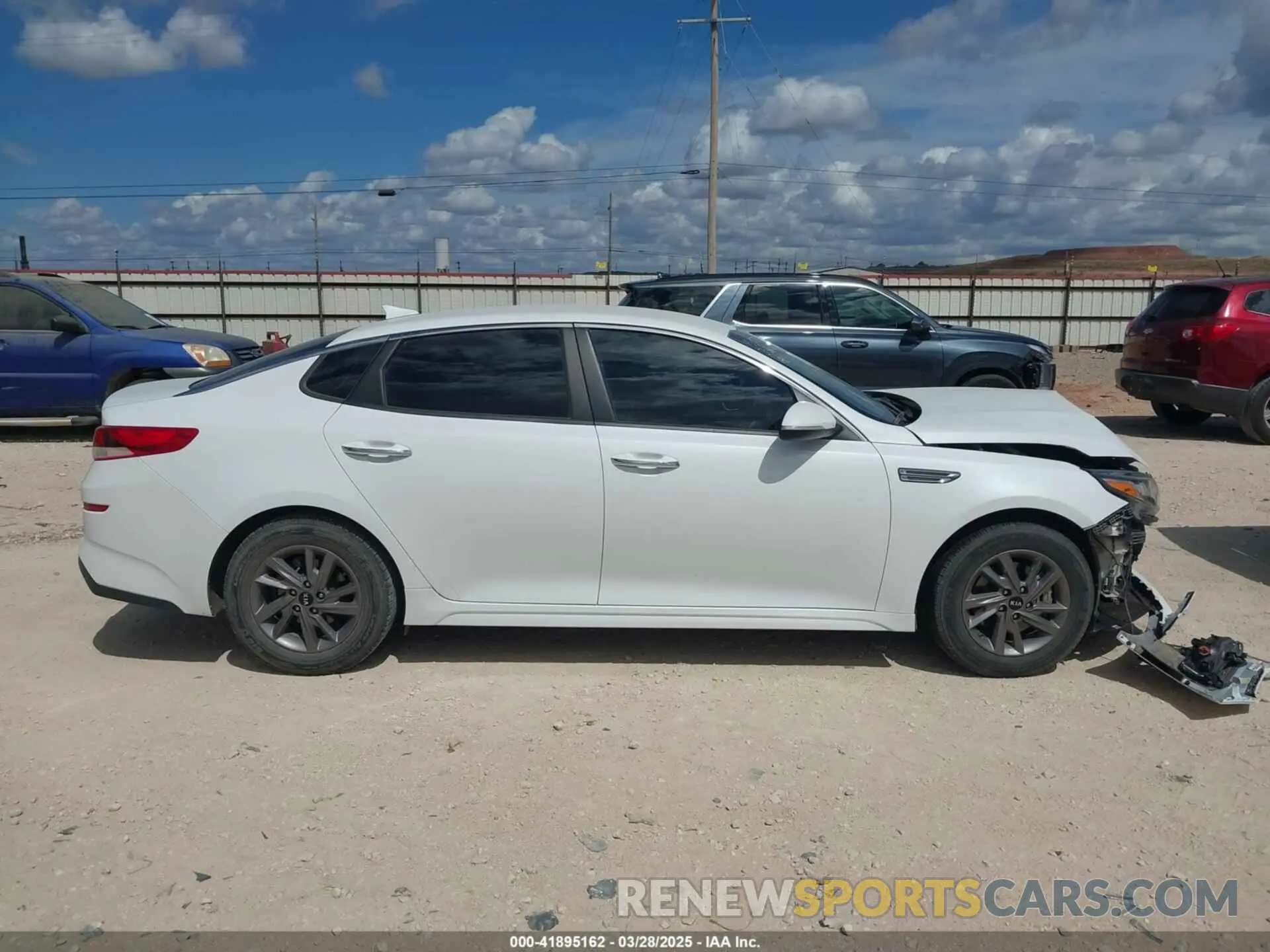 13 fotografías del automóvil dañado 5XXGT4L39LG420572 KIA OPTIMA 2020