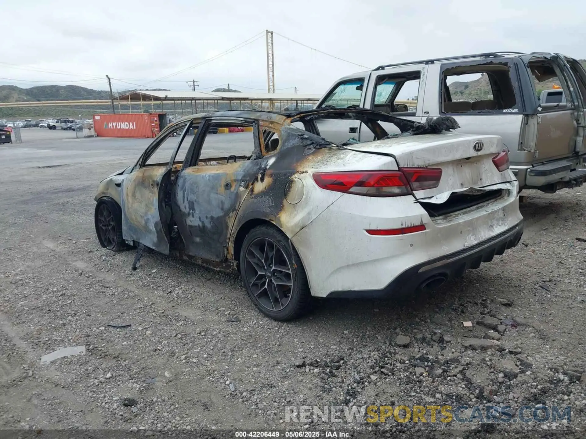 3 fotografías del automóvil dañado 5XXGT4L39LG438313 KIA OPTIMA 2020