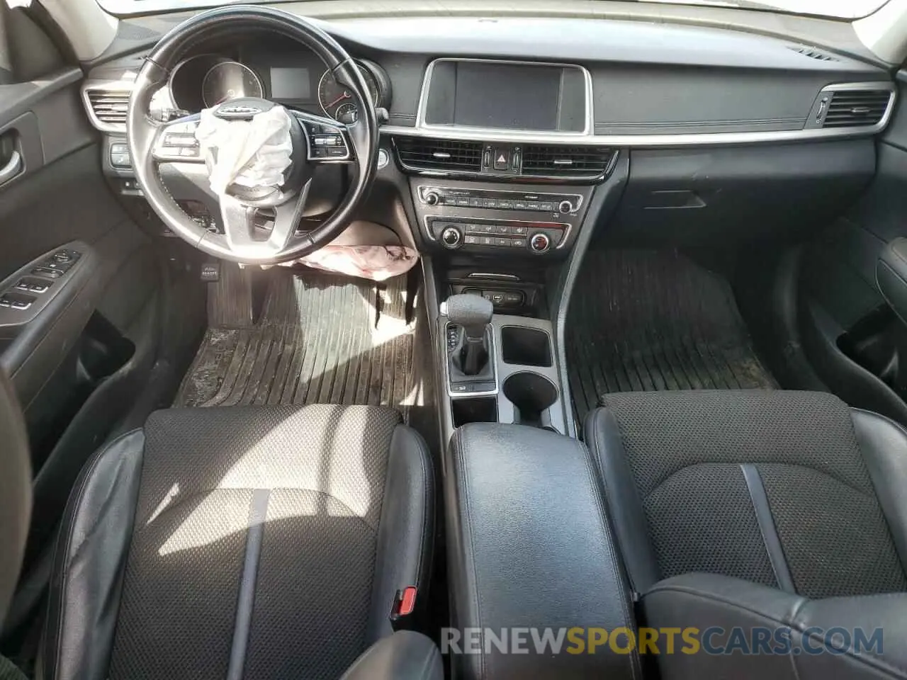 8 fotografías del automóvil dañado 5XXGT4L39LG451286 KIA OPTIMA 2020