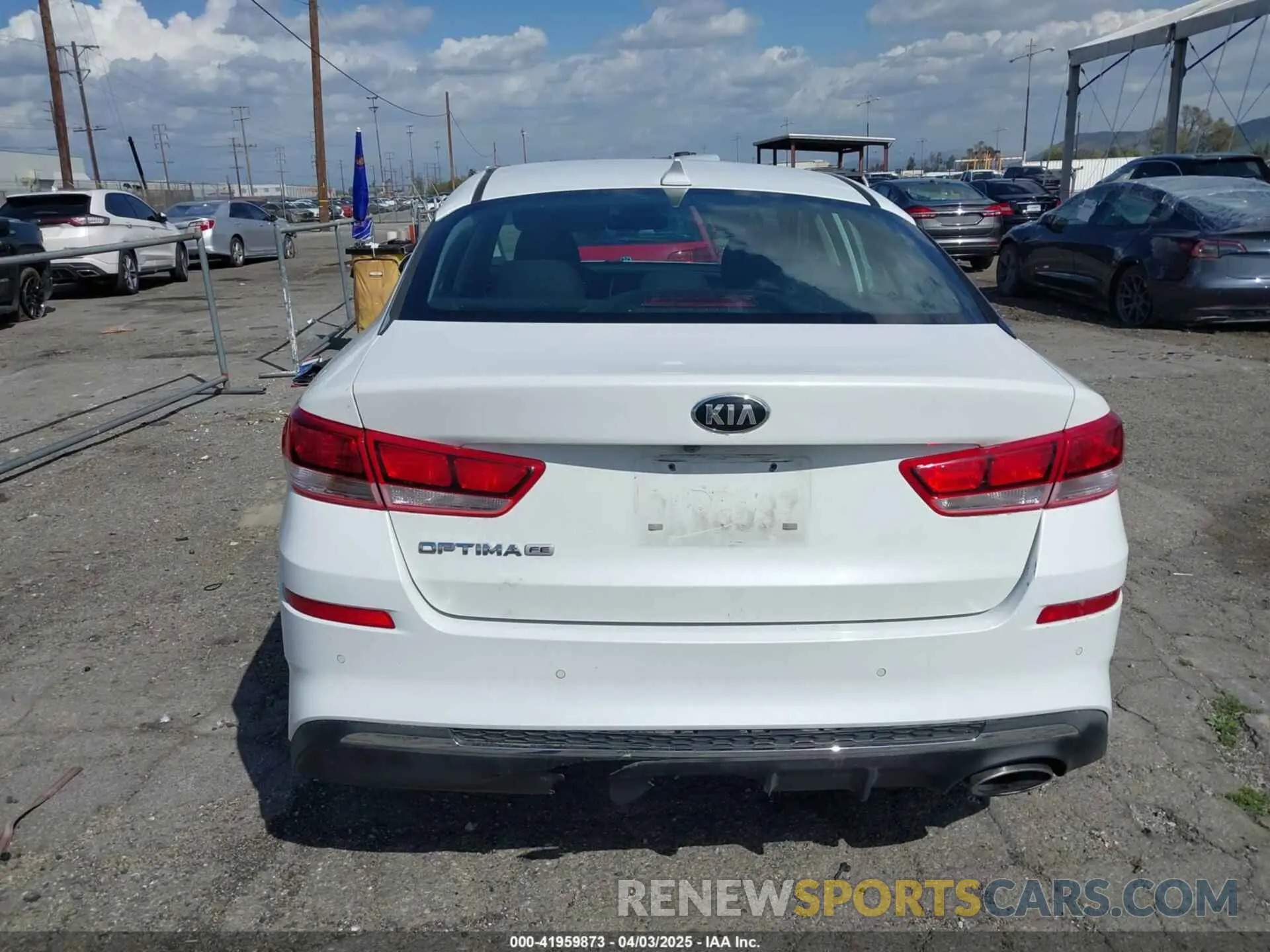 17 fotografías del automóvil dañado 5XXGT4L3XLG404347 KIA OPTIMA 2020