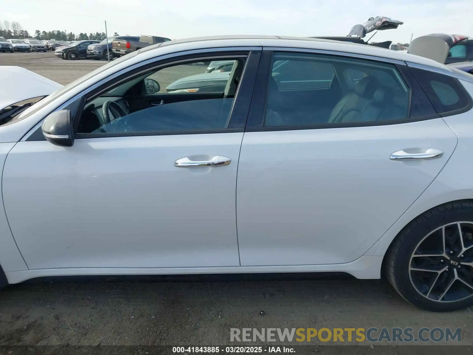 14 fotografías del automóvil dañado 5XXGT4L3XLG440605 KIA OPTIMA 2020