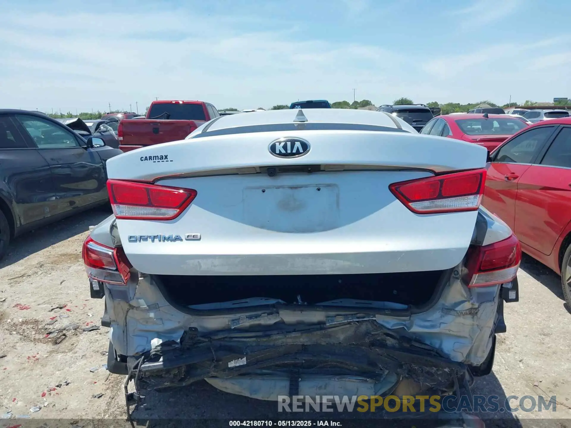 16 fotografías del automóvil dañado 5XXGT4L3XLG445335 KIA OPTIMA 2020