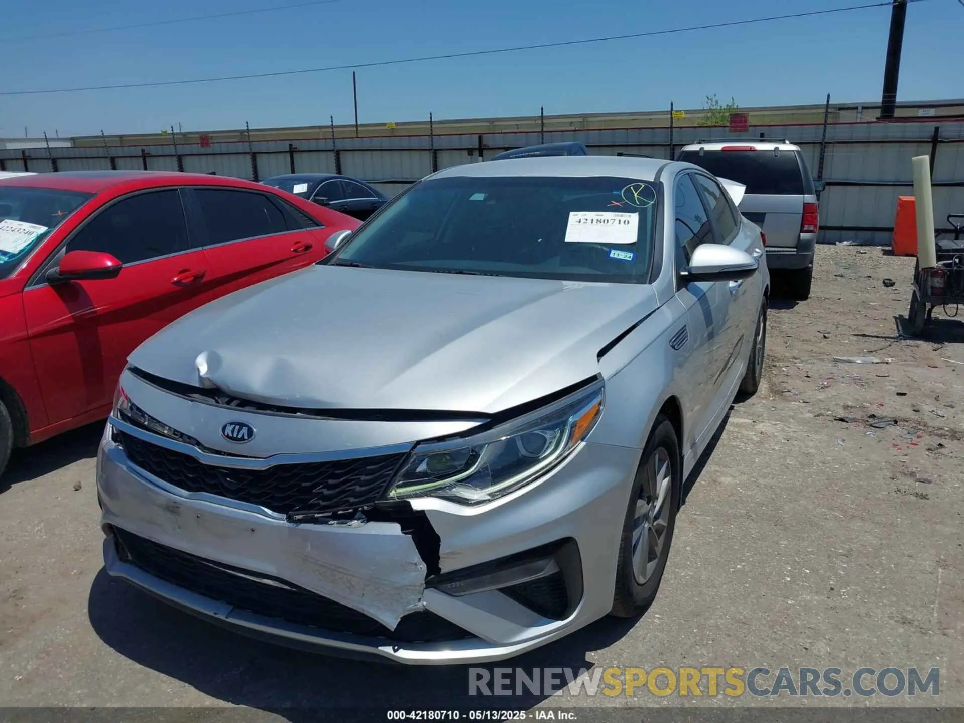 2 fotografías del automóvil dañado 5XXGT4L3XLG445335 KIA OPTIMA 2020