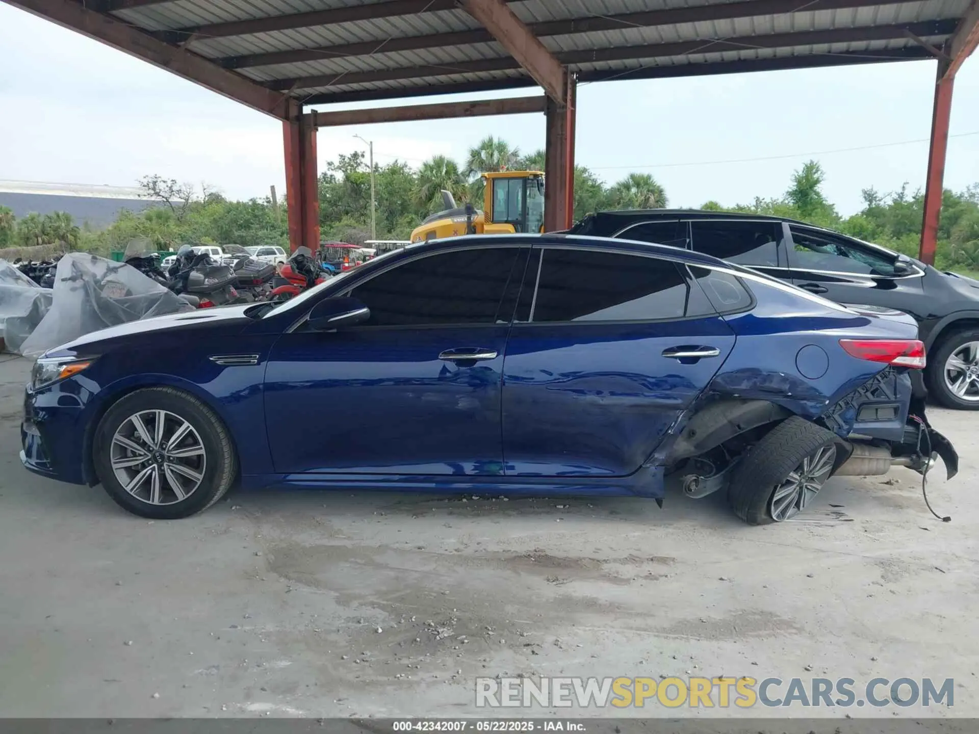 15 fotografías del automóvil dañado 5XXGU4L13LG405125 KIA OPTIMA 2020