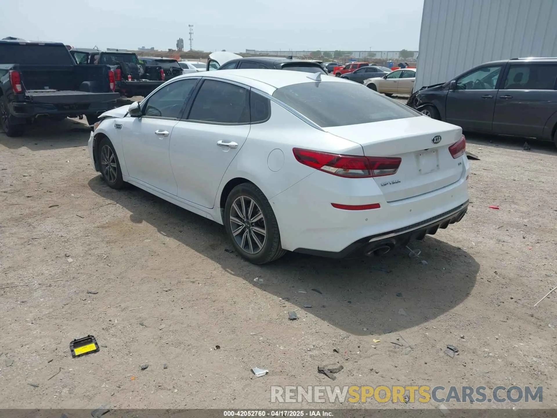 3 fotografías del automóvil dañado 5XXGU4L14LG417817 KIA OPTIMA 2020