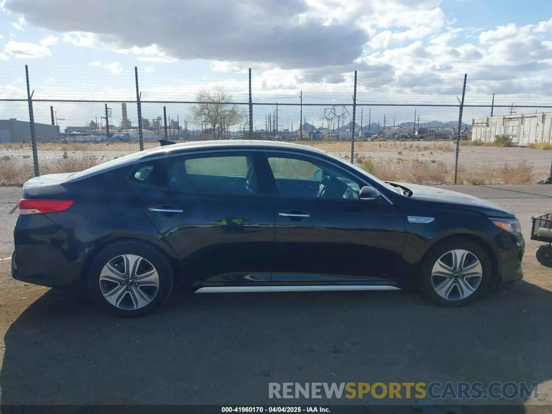 14 fotografías del automóvil dañado KNAGU4LE1K5031956 KIA OPTIMA HYBRID 2019