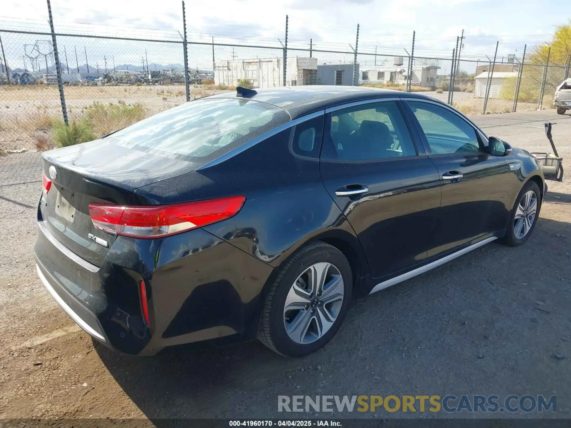 4 fotografías del automóvil dañado KNAGU4LE1K5031956 KIA OPTIMA HYBRID 2019