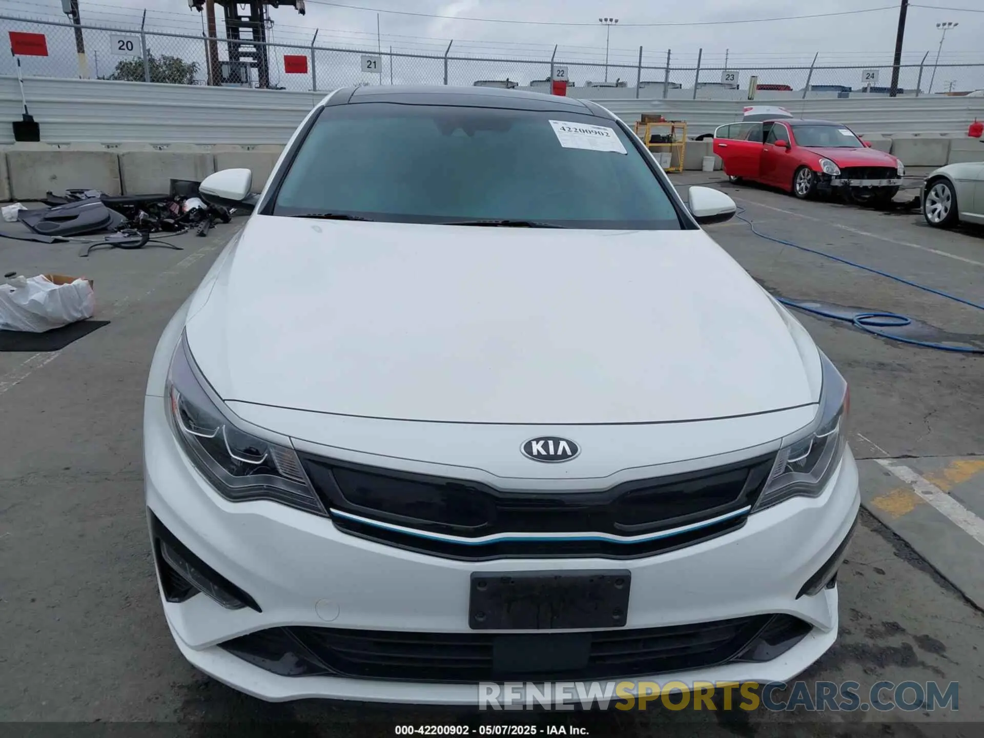 12 fotografías del automóvil dañado KNAGU4LE4L5038983 KIA OPTIMA HYBRID 2020
