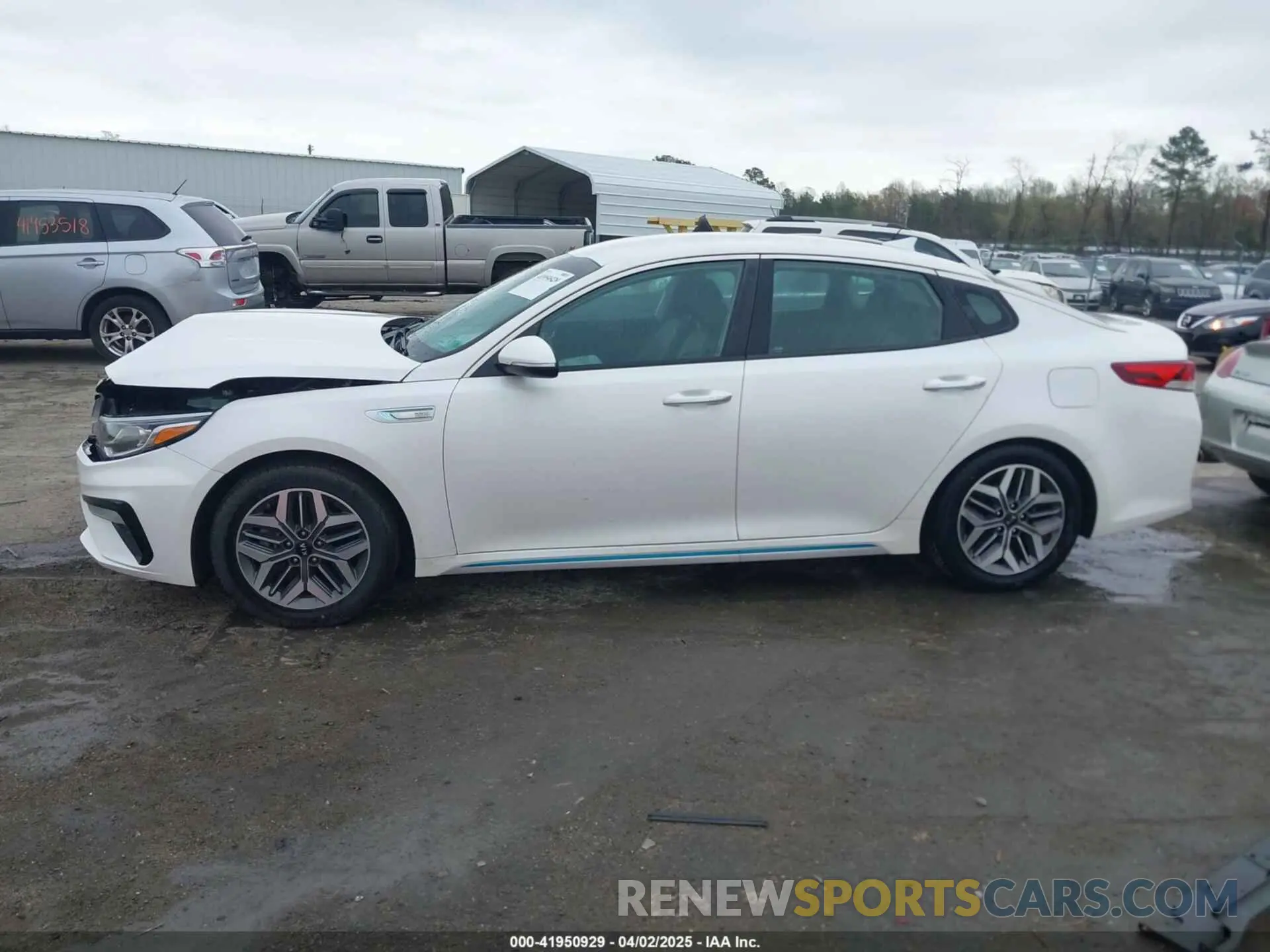 13 fotografías del automóvil dañado KNAGU4LE8L5037352 KIA OPTIMA HYBRID 2020