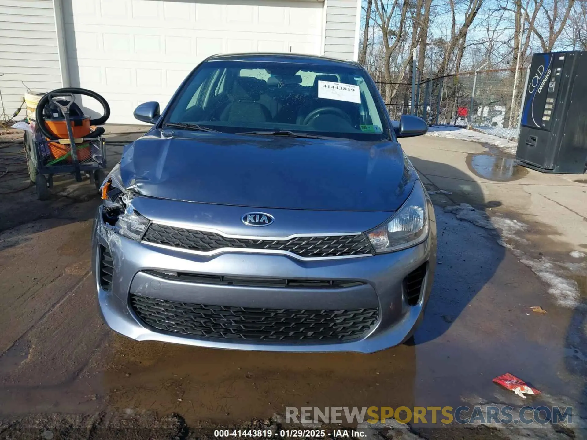 12 fotografías del automóvil dañado 3KPA24AB0KE178507 KIA RIO 2019