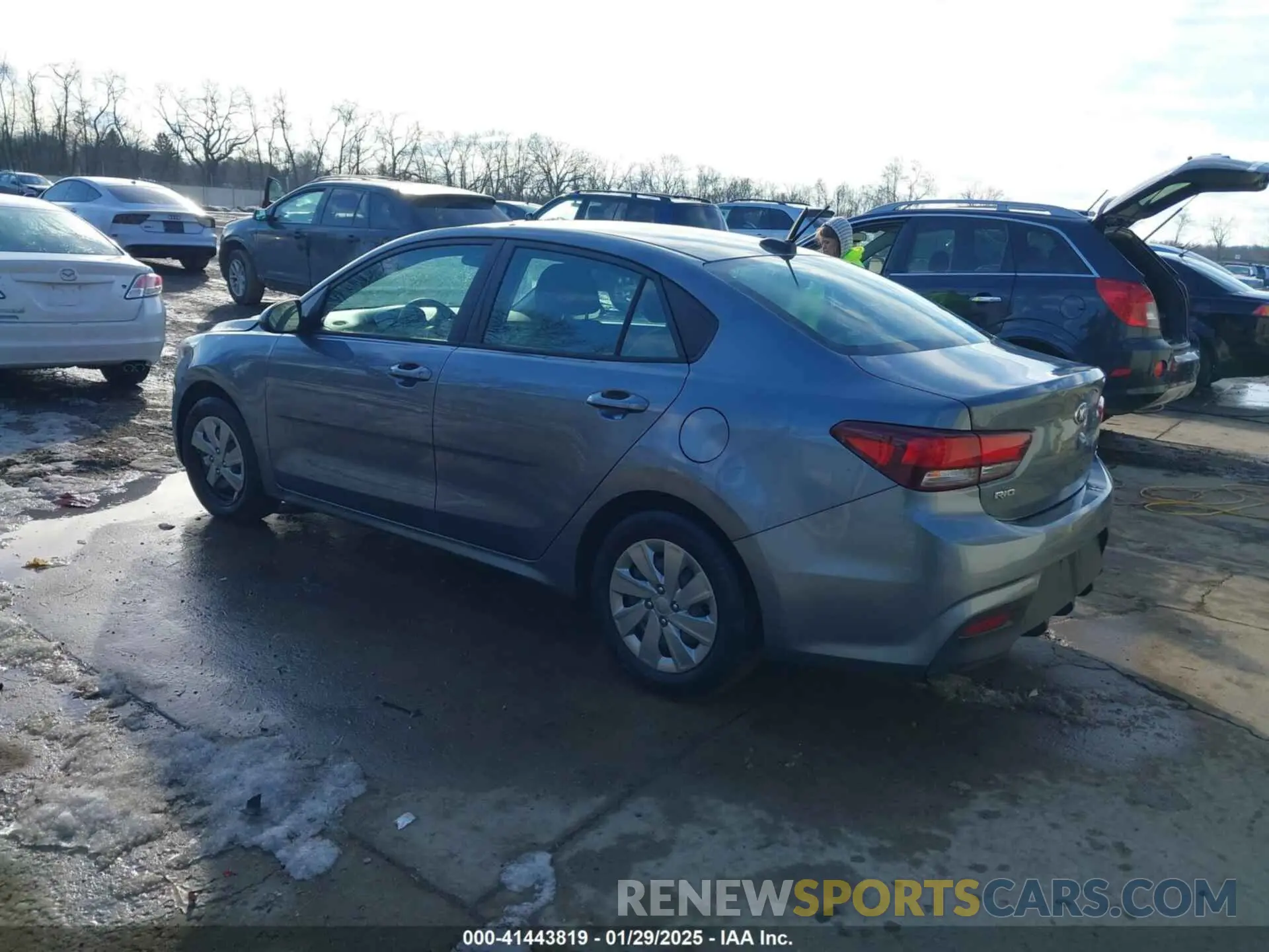 3 fotografías del automóvil dañado 3KPA24AB0KE178507 KIA RIO 2019