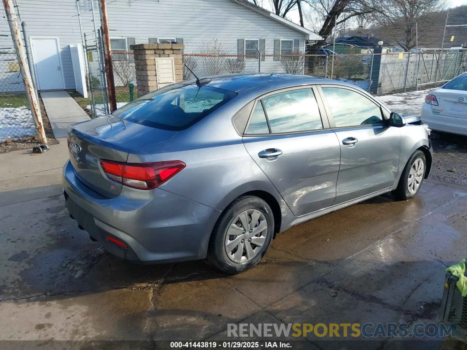 4 fotografías del automóvil dañado 3KPA24AB0KE178507 KIA RIO 2019