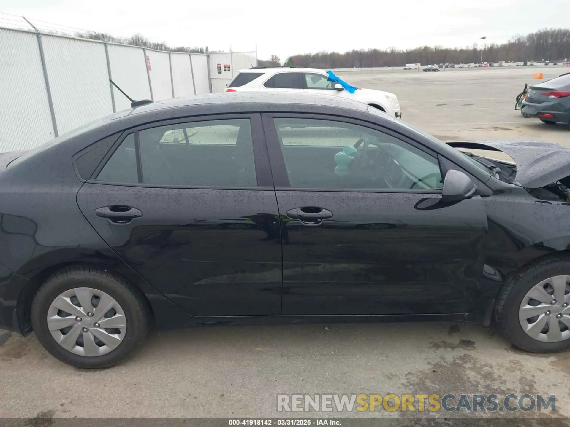 13 fotografías del automóvil dañado 3KPA24AB0KE180046 KIA RIO 2019