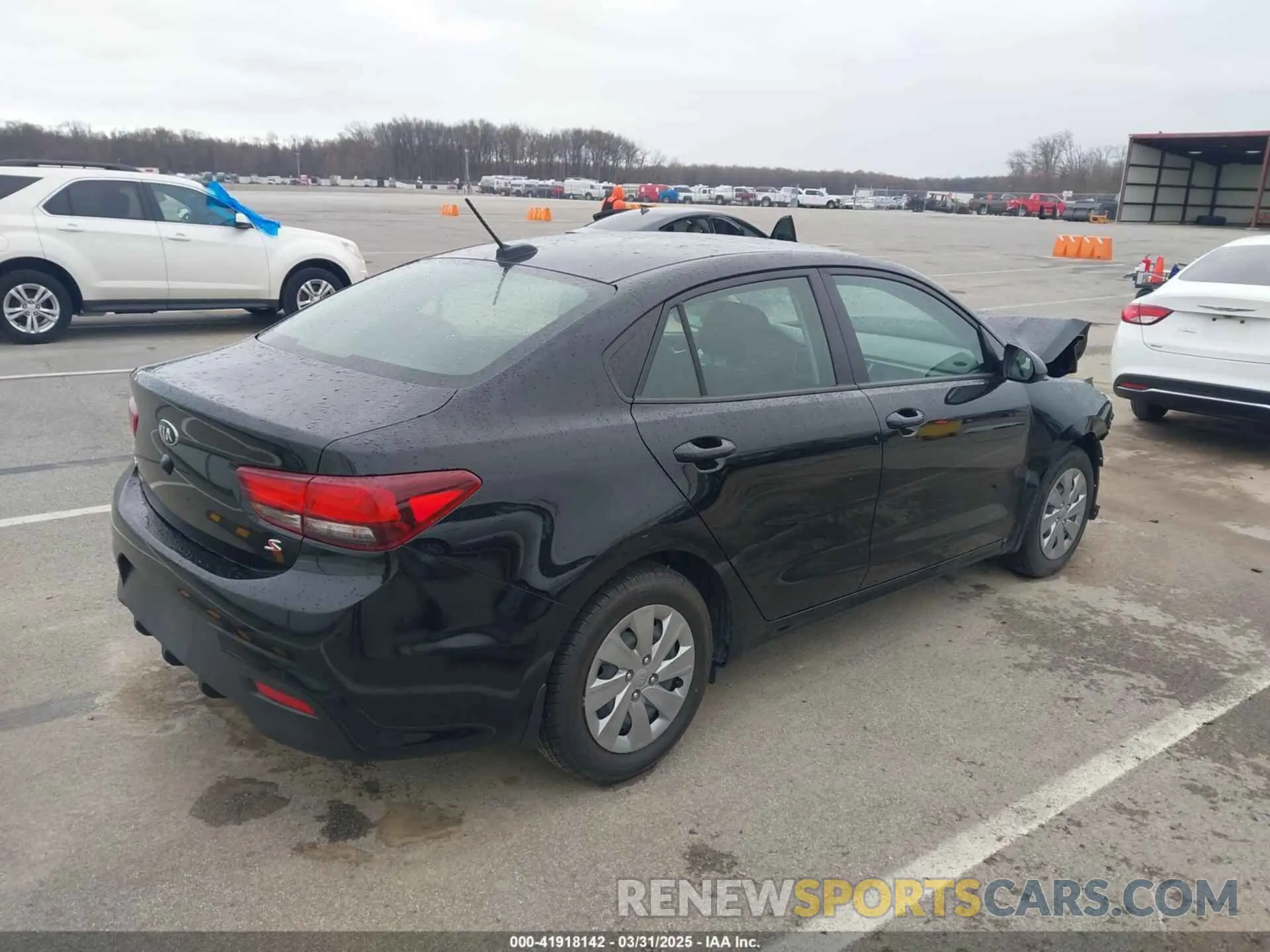 4 fotografías del automóvil dañado 3KPA24AB0KE180046 KIA RIO 2019