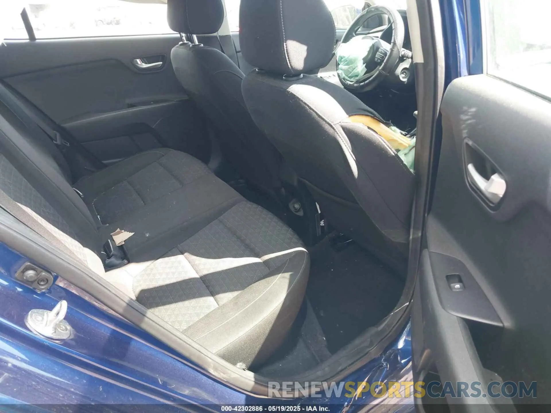 8 fotografías del automóvil dañado 3KPA24AB0KE200392 KIA RIO 2019