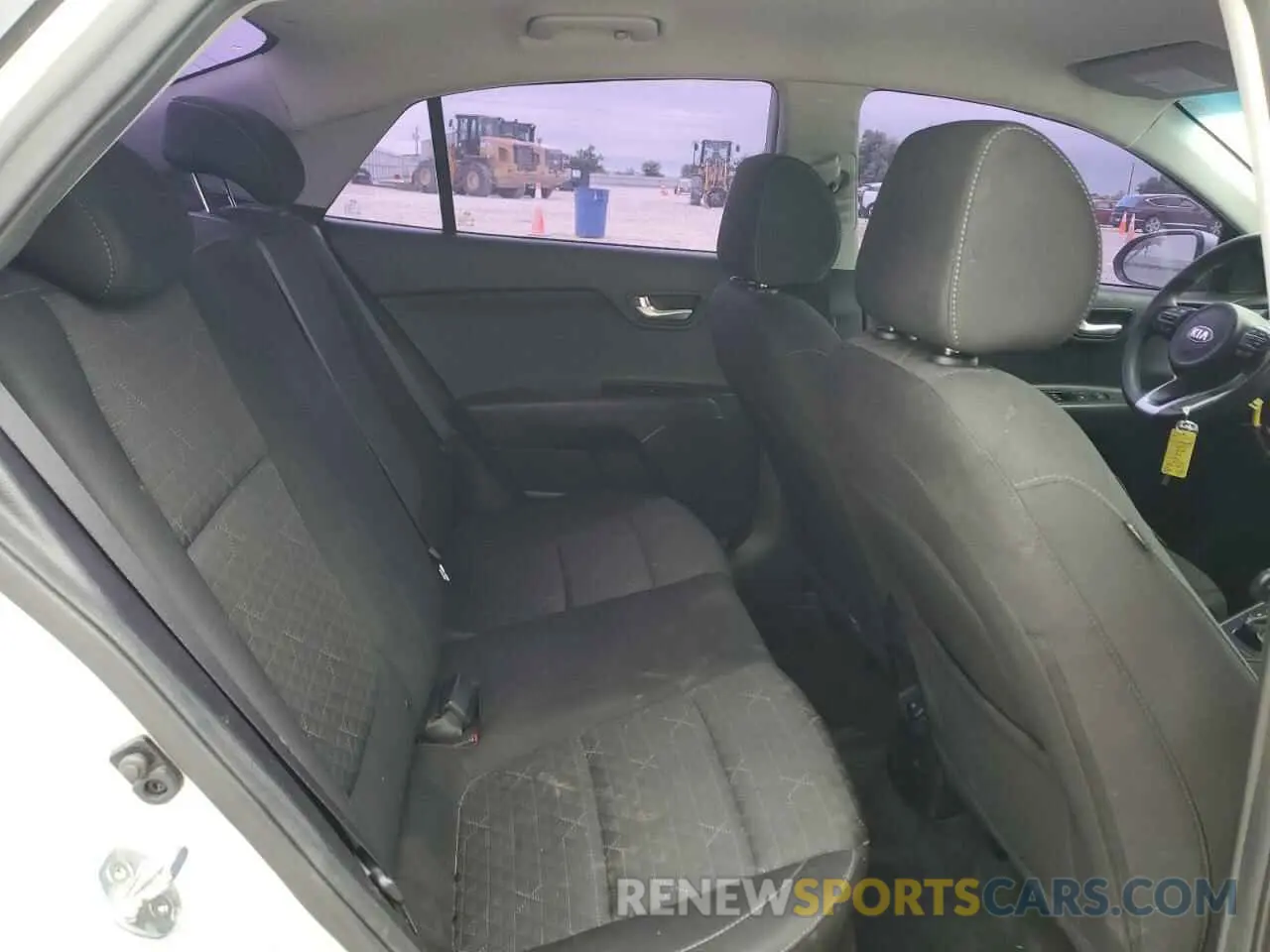 10 fotografías del automóvil dañado 3KPA24AB0KE205320 KIA RIO 2019