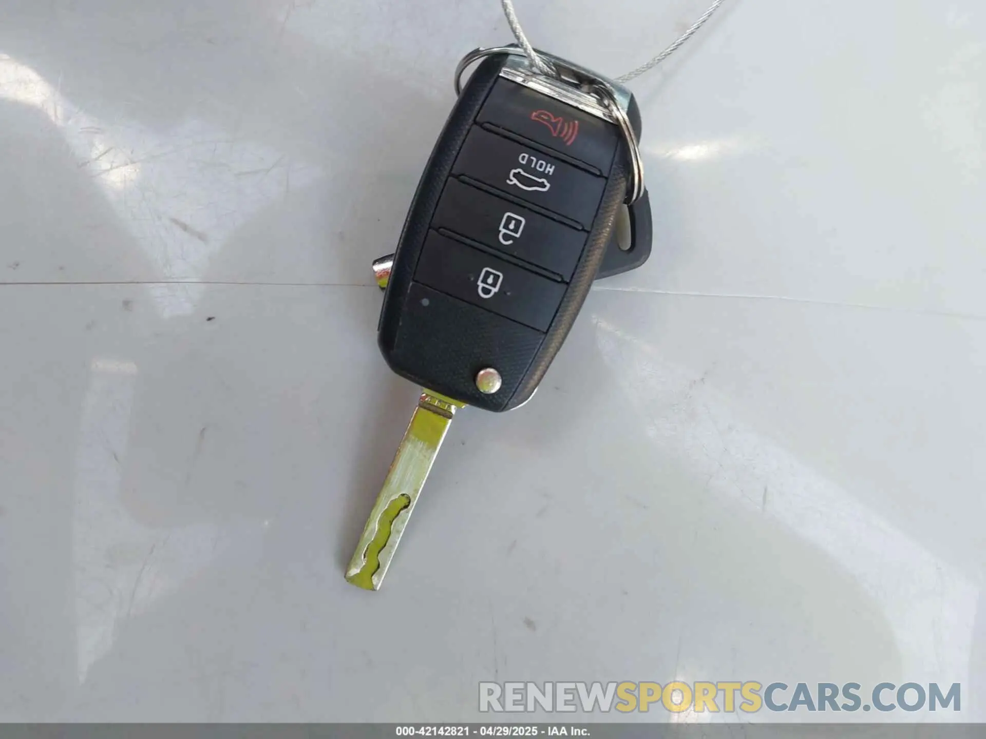 11 fotografías del automóvil dañado 3KPA24AB1KE179729 KIA RIO 2019