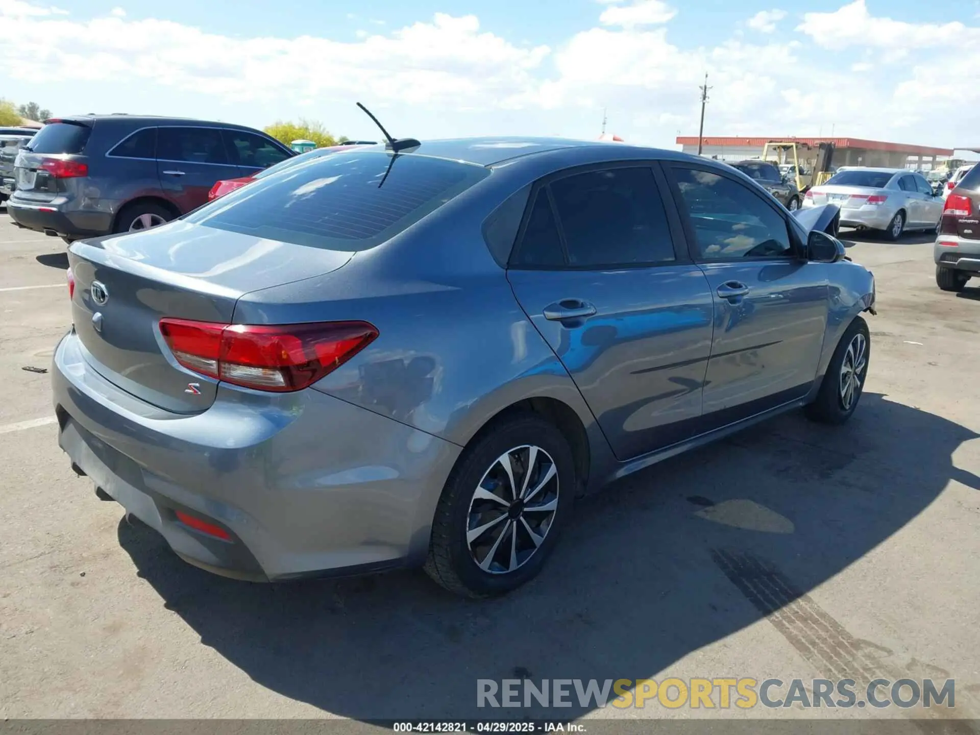 4 fotografías del automóvil dañado 3KPA24AB1KE179729 KIA RIO 2019