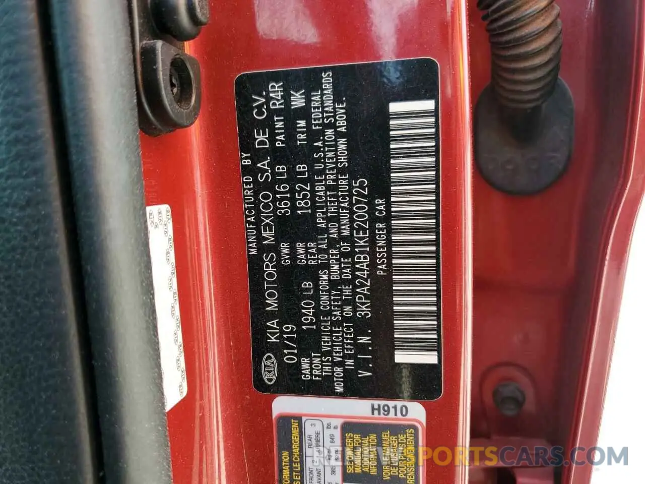 12 fotografías del automóvil dañado 3KPA24AB1KE200725 KIA RIO 2019
