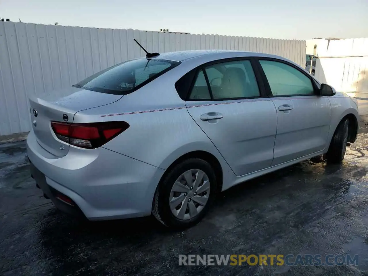 3 fotografías del automóvil dañado 3KPA24AB1KE209330 KIA RIO 2019