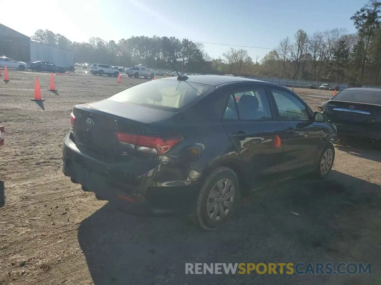 3 fotografías del automóvil dañado 3KPA24AB1KE227889 KIA RIO 2019