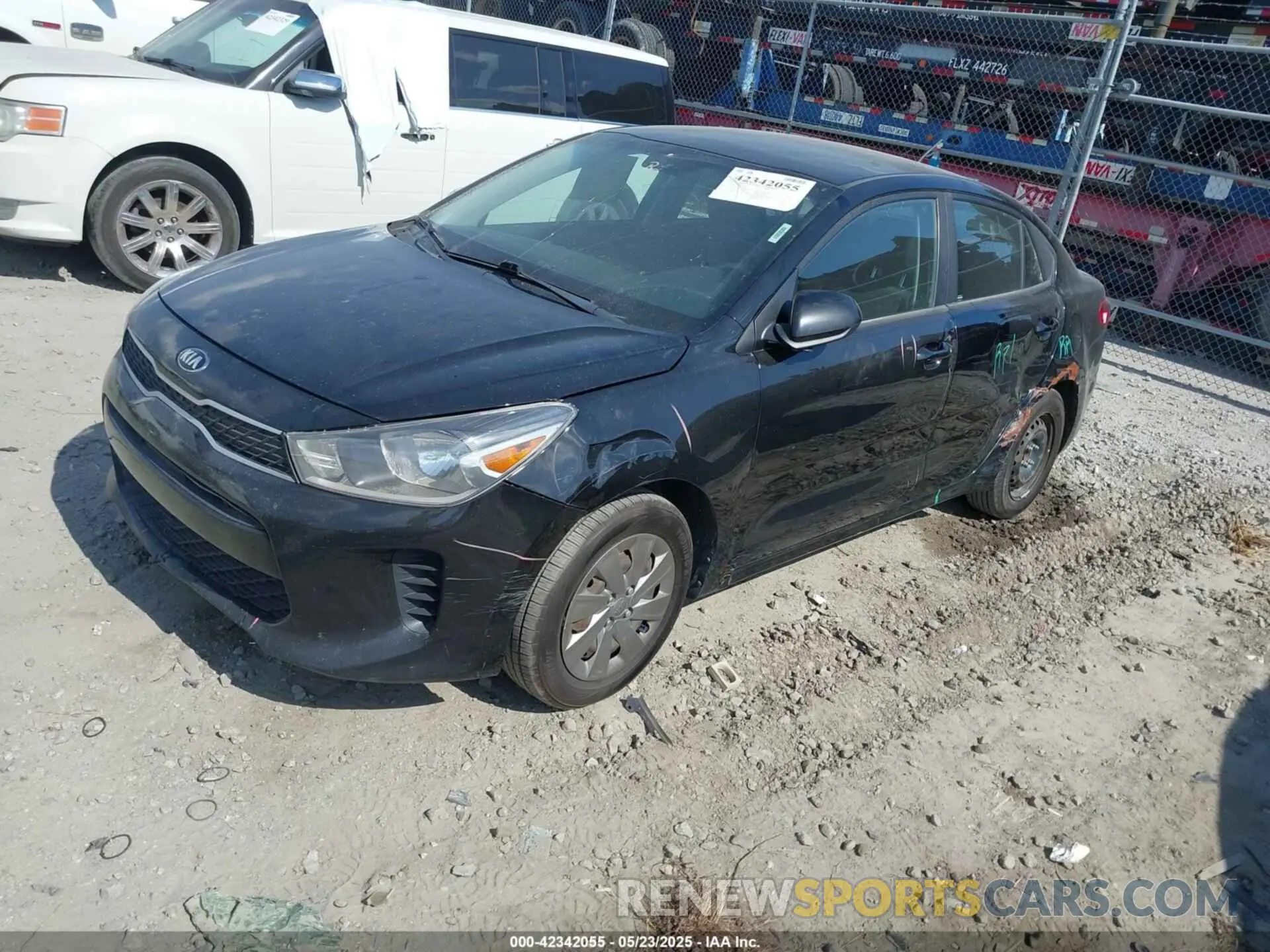 2 fotografías del automóvil dañado 3KPA24AB1KE252274 KIA RIO 2019
