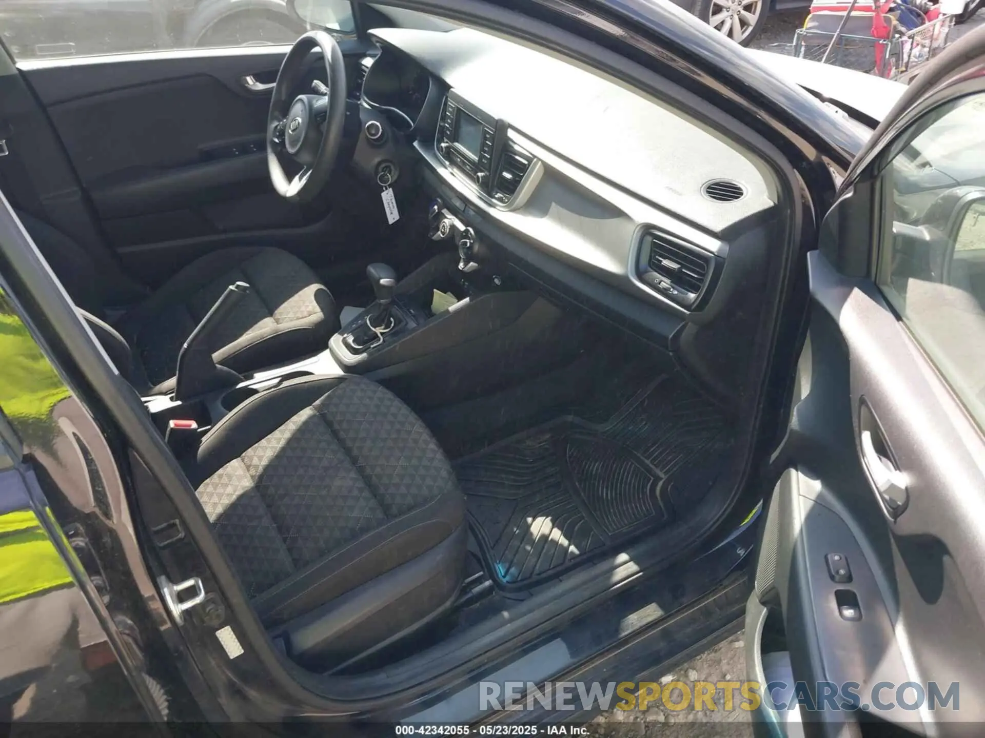 5 fotografías del automóvil dañado 3KPA24AB1KE252274 KIA RIO 2019