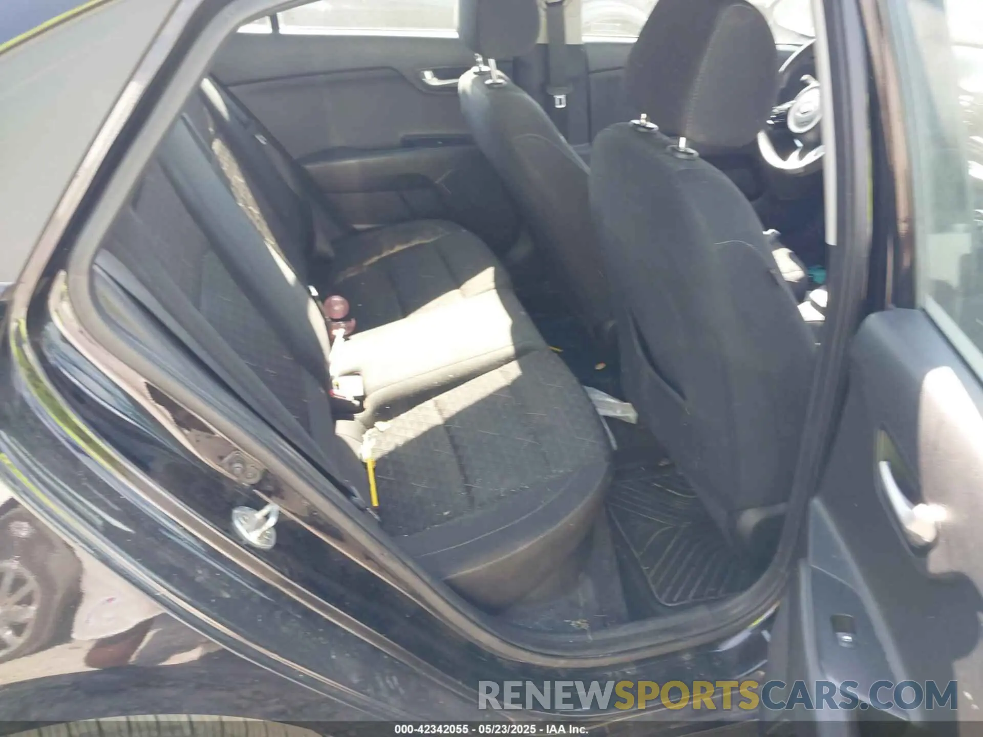 8 fotografías del automóvil dañado 3KPA24AB1KE252274 KIA RIO 2019