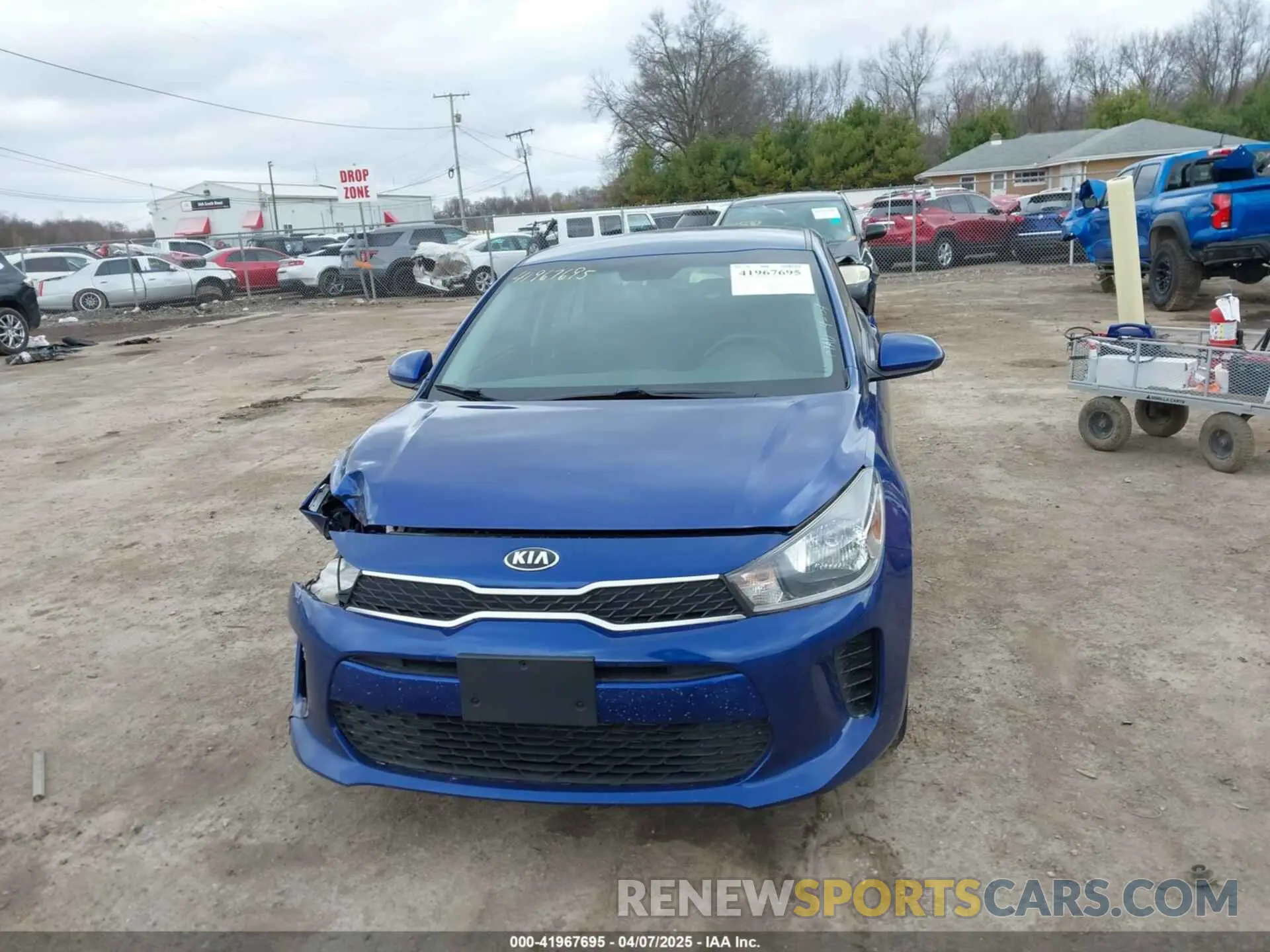 12 fotografías del automóvil dañado 3KPA24AB2KE174846 KIA RIO 2019