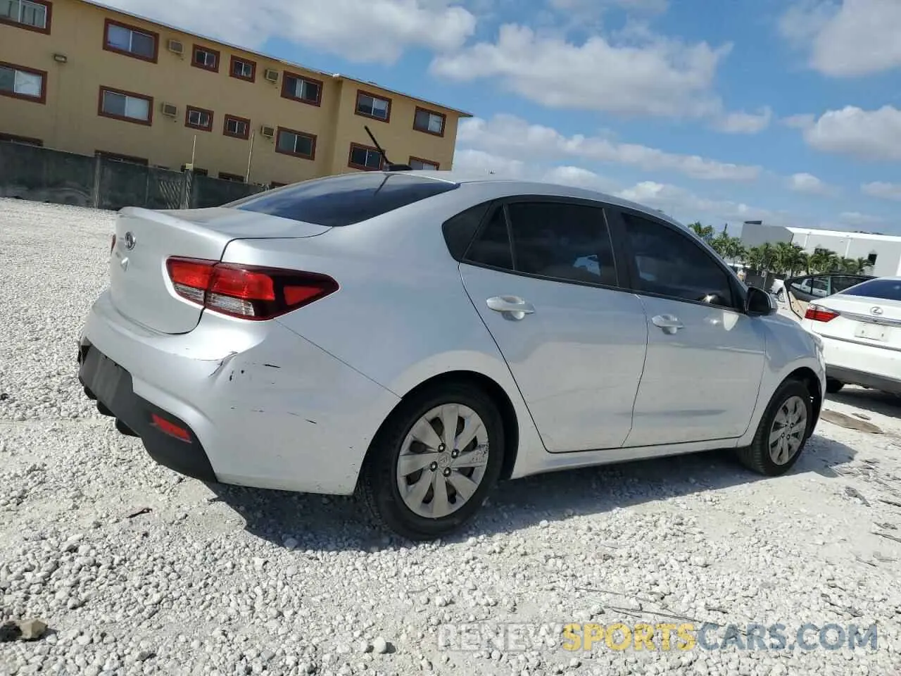3 fotografías del automóvil dañado 3KPA24AB2KE187919 KIA RIO 2019