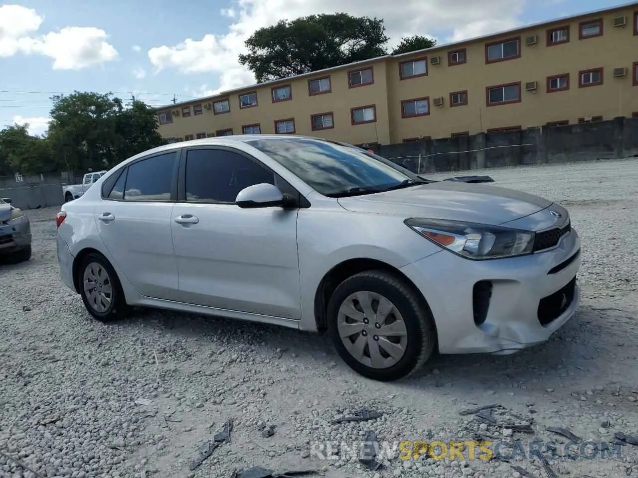 4 fotografías del automóvil dañado 3KPA24AB2KE187919 KIA RIO 2019