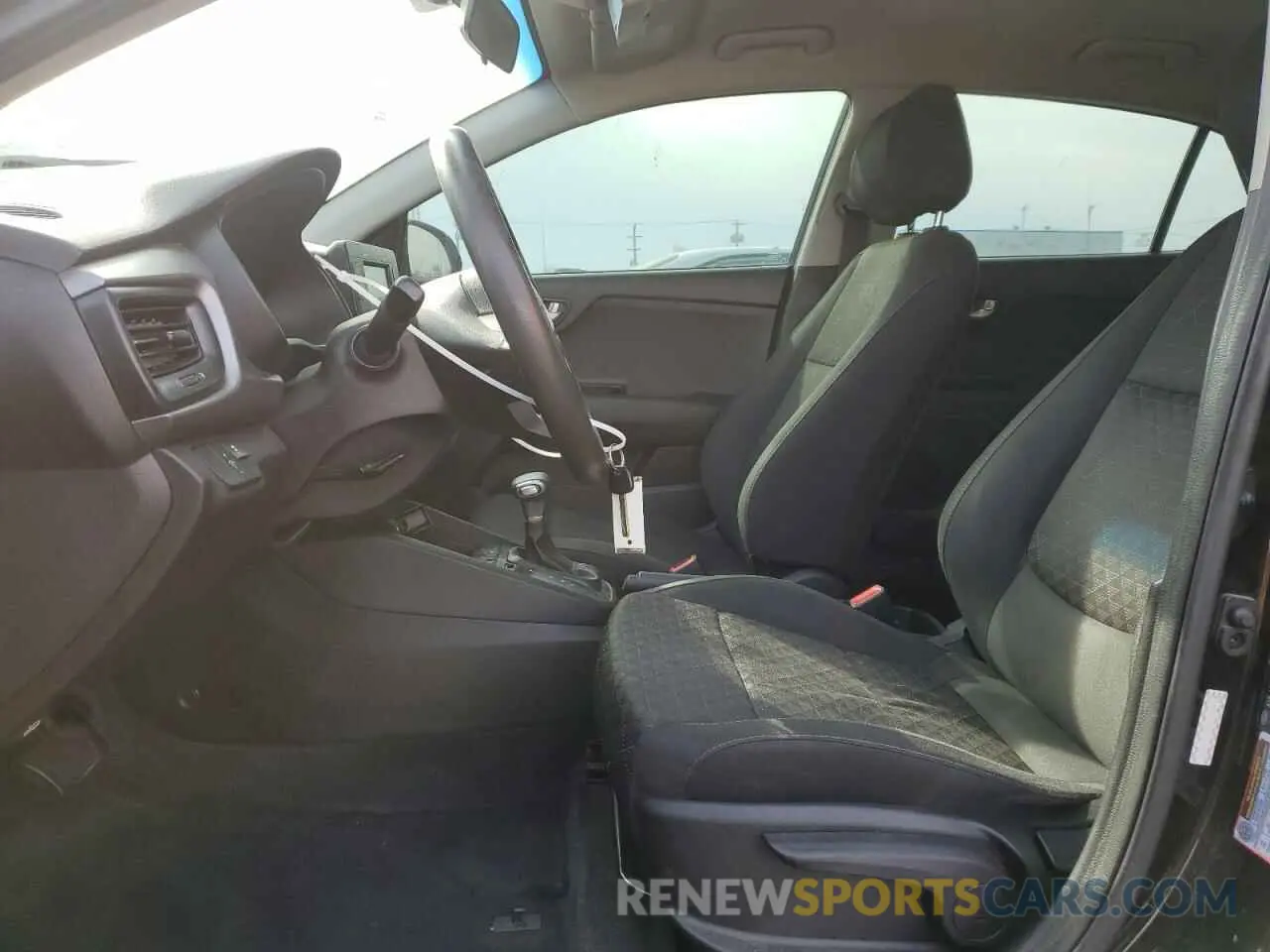 7 fotografías del automóvil dañado 3KPA24AB2KE210857 KIA RIO 2019