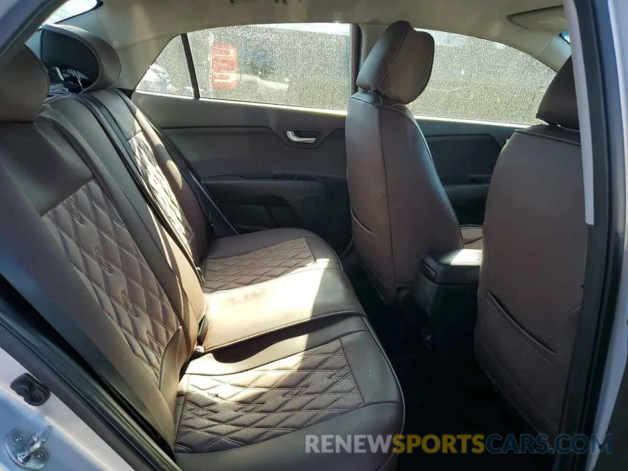 10 fotografías del automóvil dañado 3KPA24AB2KE217730 KIA RIO 2019