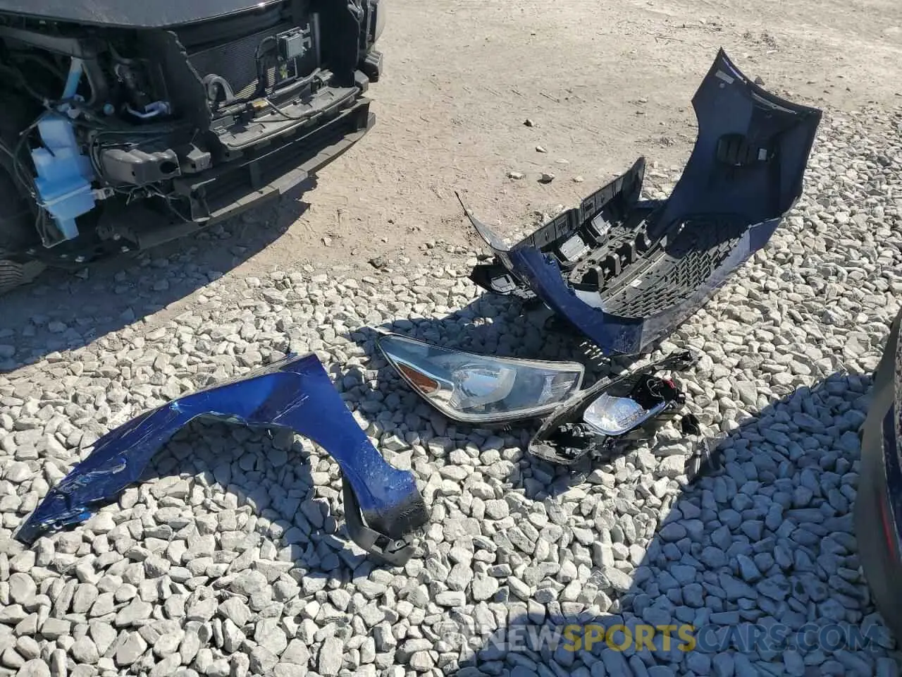 12 fotografías del automóvil dañado 3KPA24AB2KE217985 KIA RIO 2019