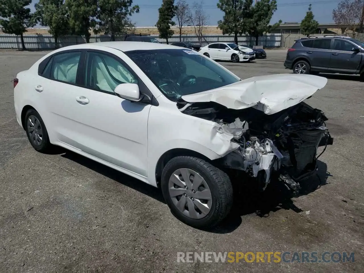 4 fotografías del automóvil dañado 3KPA24AB3KE166755 KIA RIO 2019