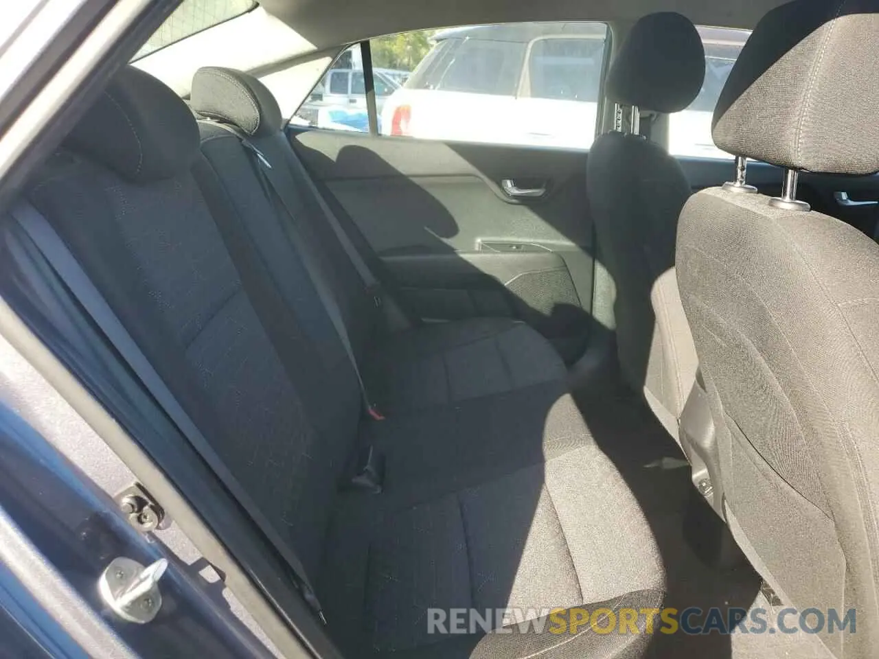 10 fotografías del automóvil dañado 3KPA24AB3KE182308 KIA RIO 2019