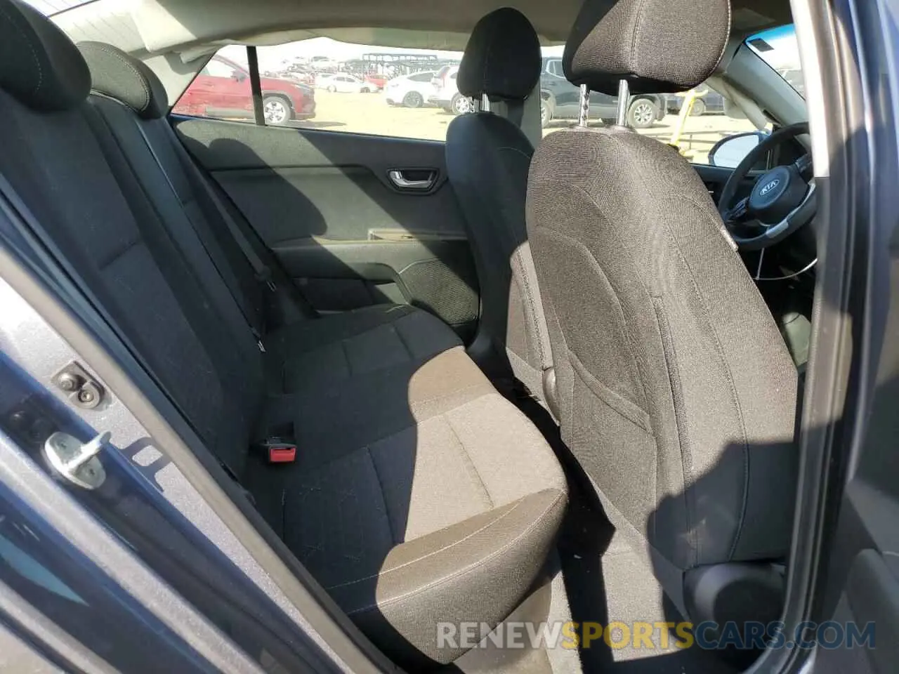 11 fotografías del automóvil dañado 3KPA24AB3KE202136 KIA RIO 2019