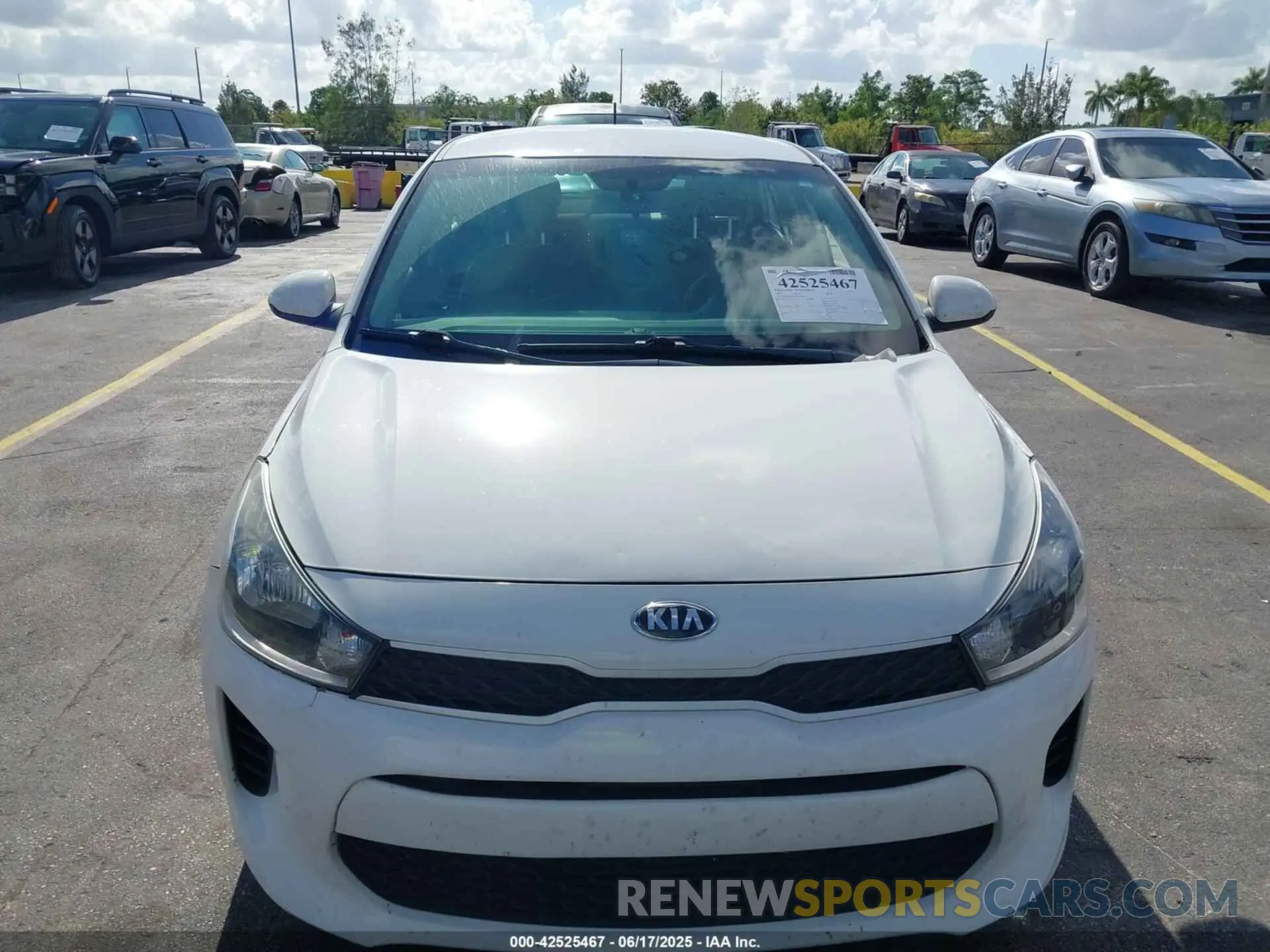 12 fotografías del automóvil dañado 3KPA24AB3KE229174 KIA RIO 2019