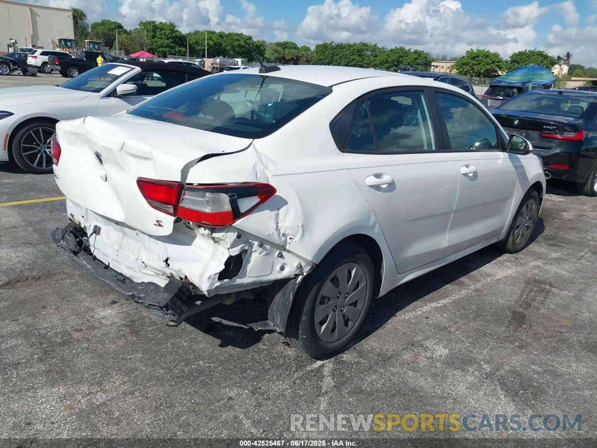 4 fotografías del automóvil dañado 3KPA24AB3KE229174 KIA RIO 2019