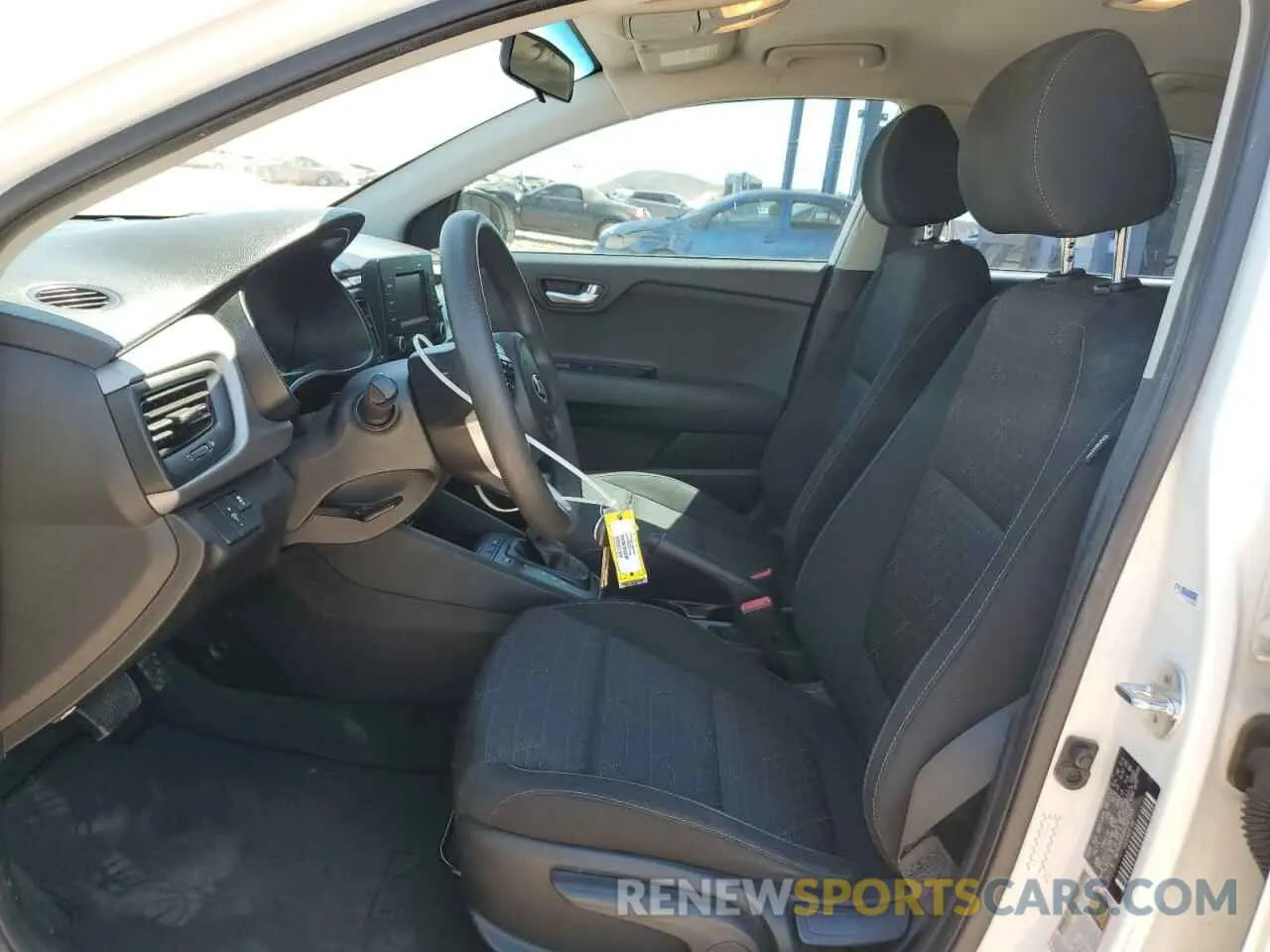 7 fotografías del automóvil dañado 3KPA24AB3KE247349 KIA RIO 2019