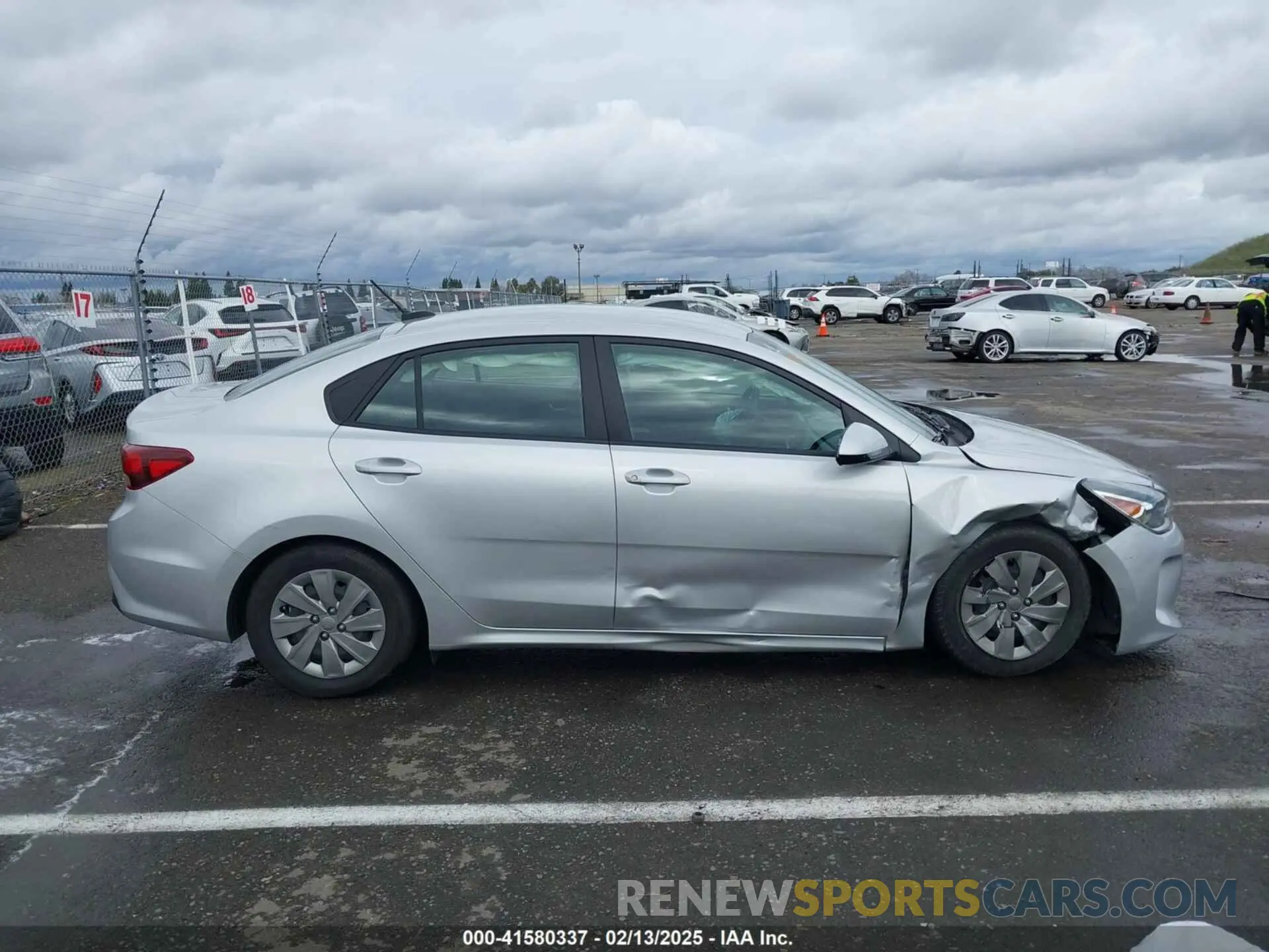 13 fotografías del automóvil dañado 3KPA24AB4KE184794 KIA RIO 2019