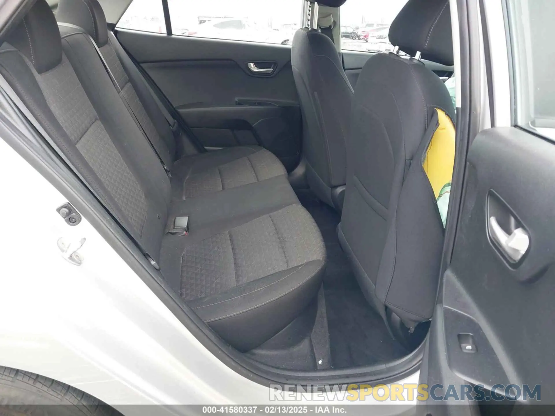 8 fotografías del automóvil dañado 3KPA24AB4KE184794 KIA RIO 2019