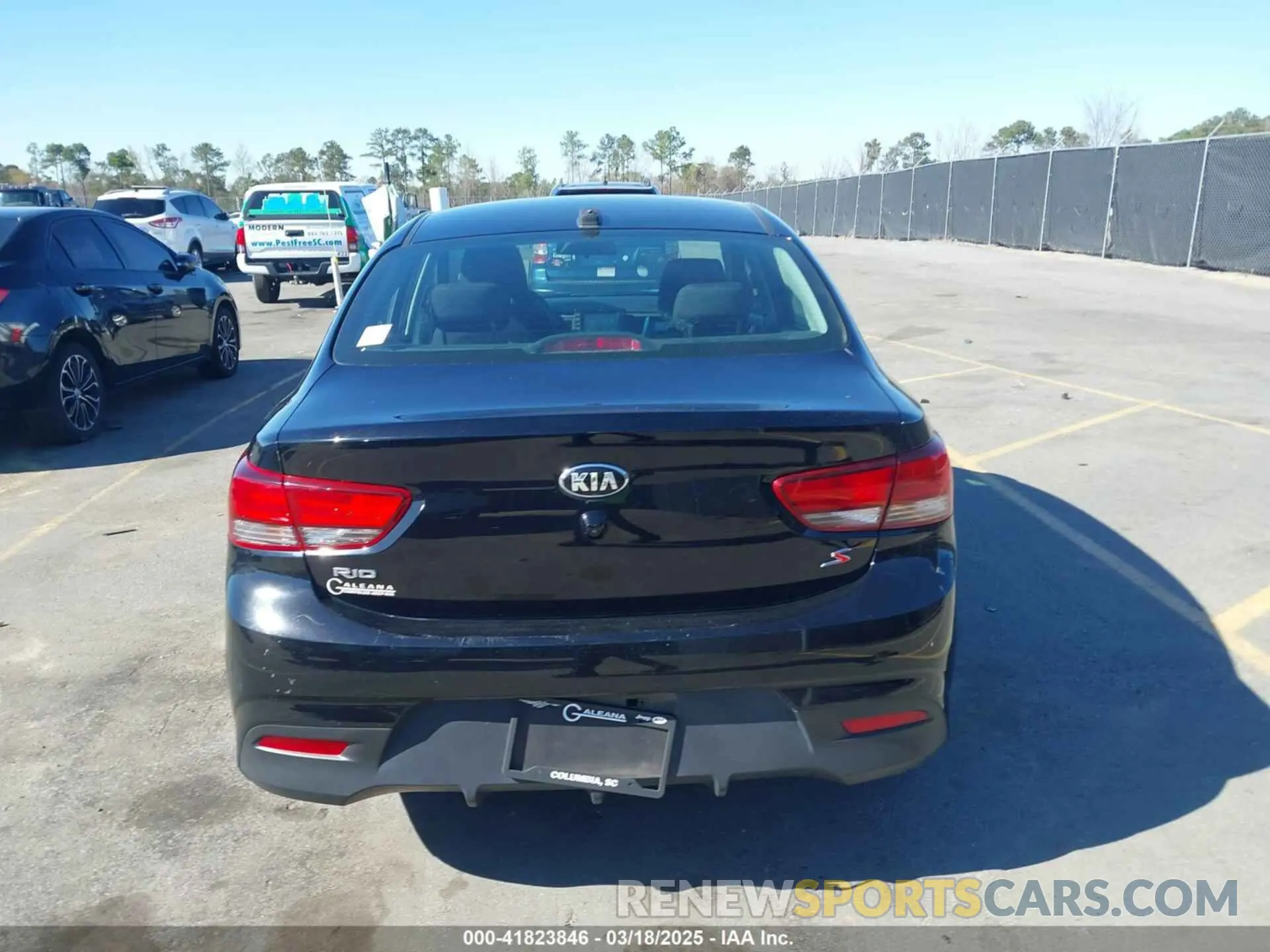 16 fotografías del automóvil dañado 3KPA24AB4KE200637 KIA RIO 2019