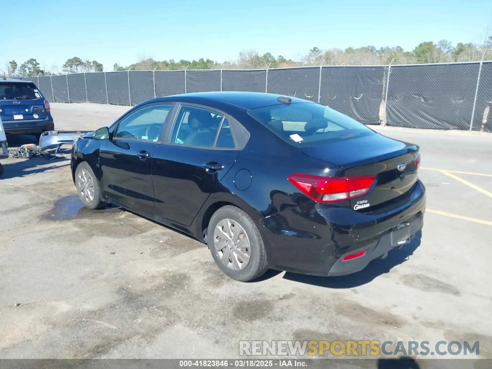 3 fotografías del automóvil dañado 3KPA24AB4KE200637 KIA RIO 2019