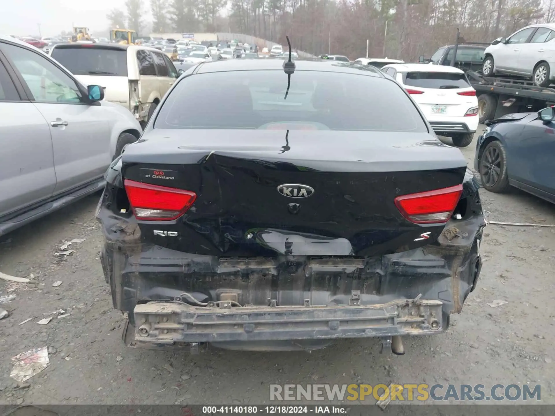 16 fotografías del automóvil dañado 3KPA24AB4KE209094 KIA RIO 2019