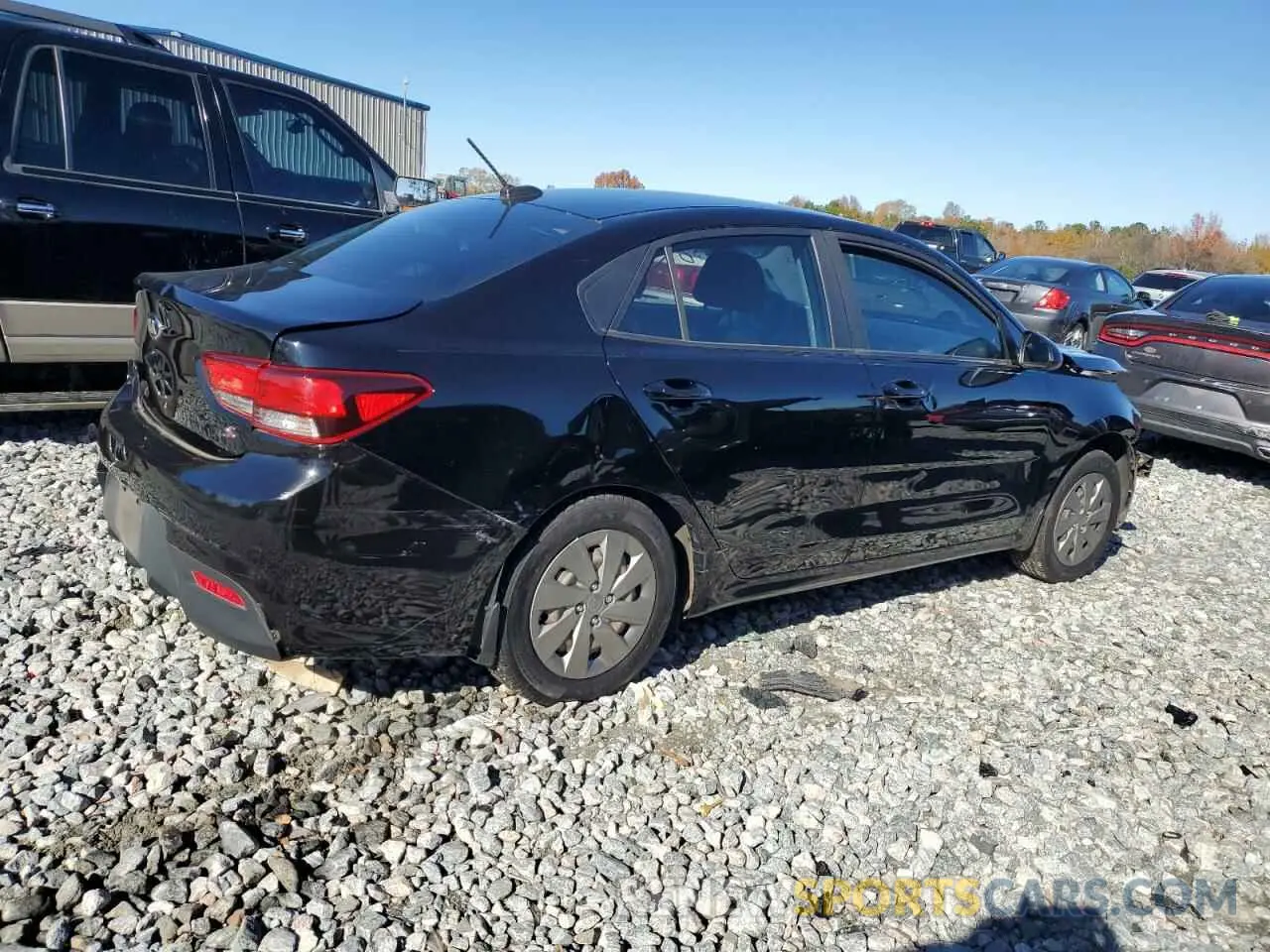 3 fotografías del automóvil dañado 3KPA24AB4KE251099 KIA RIO 2019