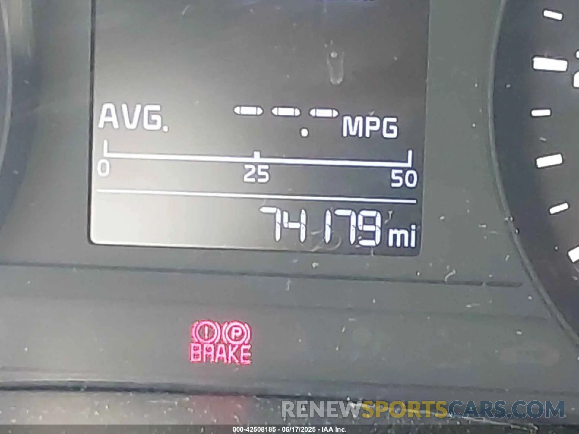 16 fotografías del automóvil dañado 3KPA24AB5KE161363 KIA RIO 2019