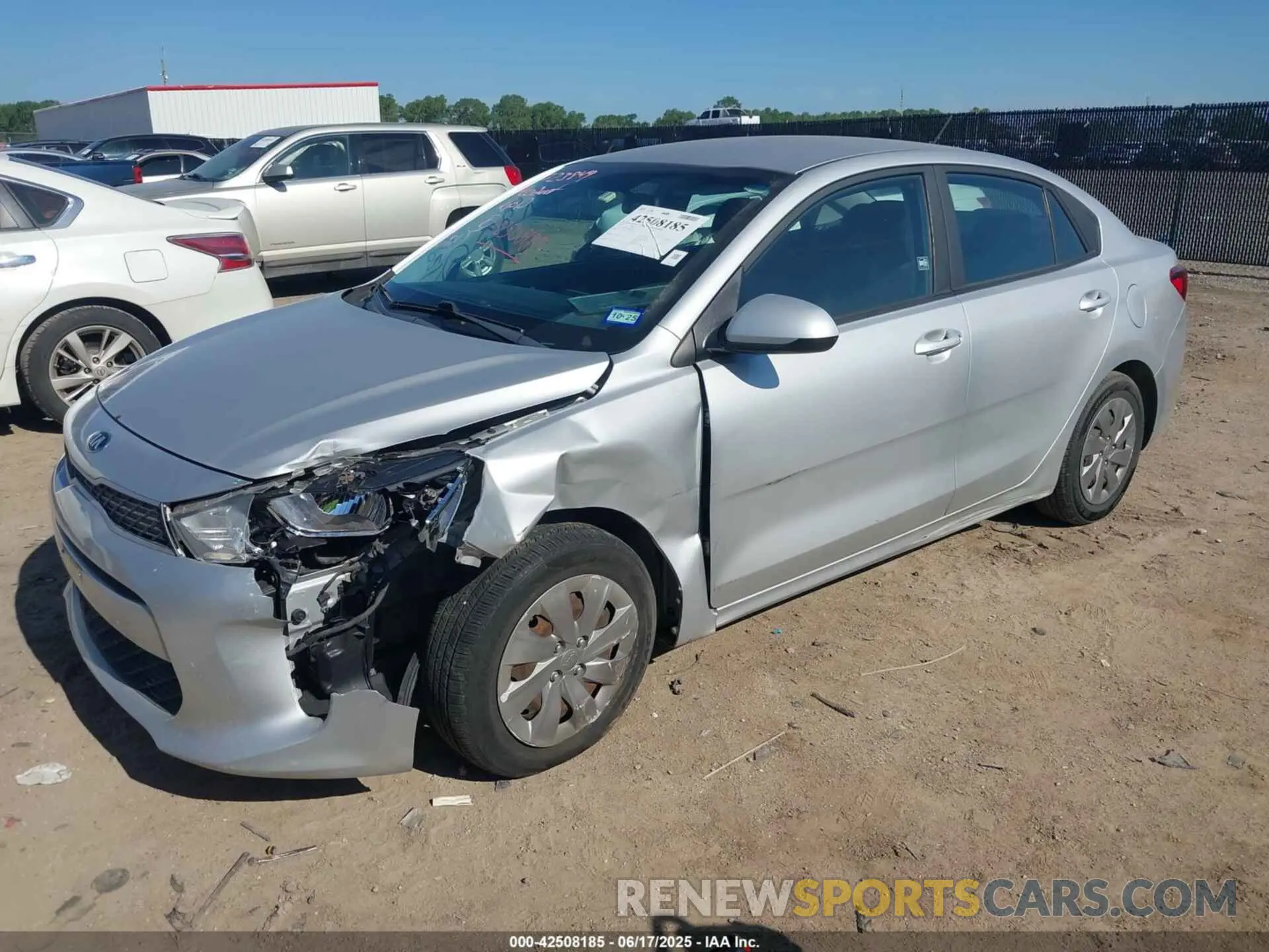 2 fotografías del automóvil dañado 3KPA24AB5KE161363 KIA RIO 2019