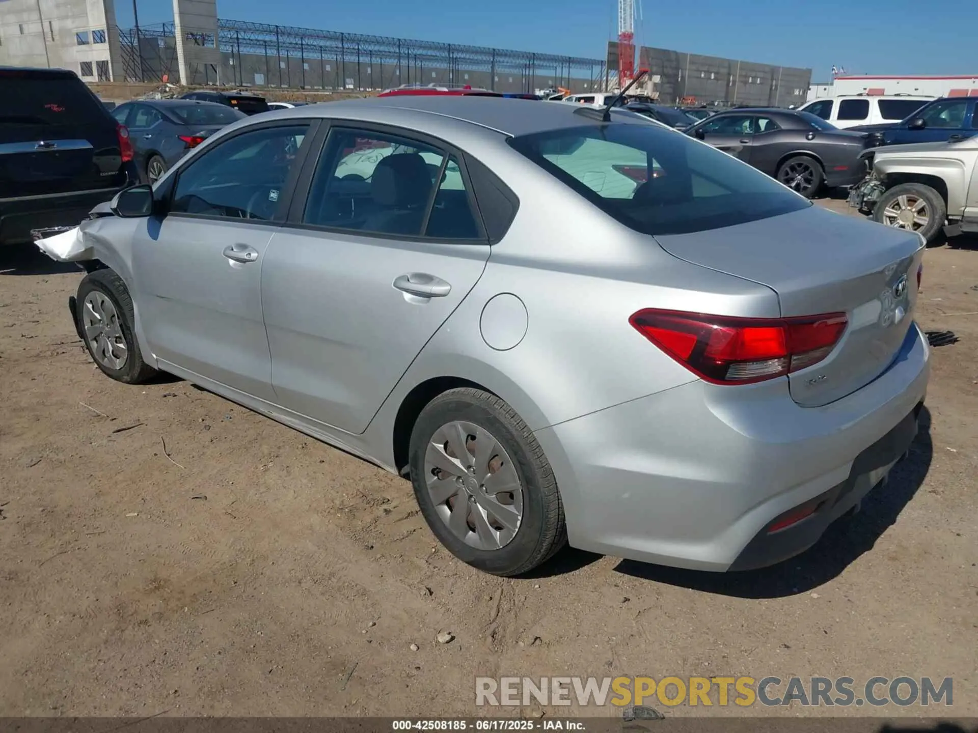 3 fotografías del automóvil dañado 3KPA24AB5KE161363 KIA RIO 2019