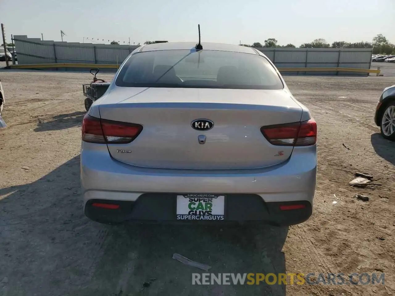 6 fotografías del automóvil dañado 3KPA24AB5KE167129 KIA RIO 2019